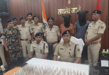 220 जिंदा कारतूस के साथ दो हथियार तस्कर चढ़ा पुलिस के हत्थे।